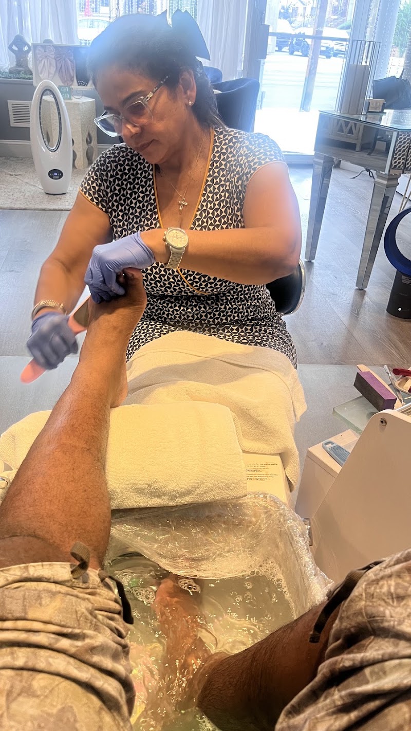 Gil's day spa, nail salon in Bayonne, NJ, photo 3 of 4